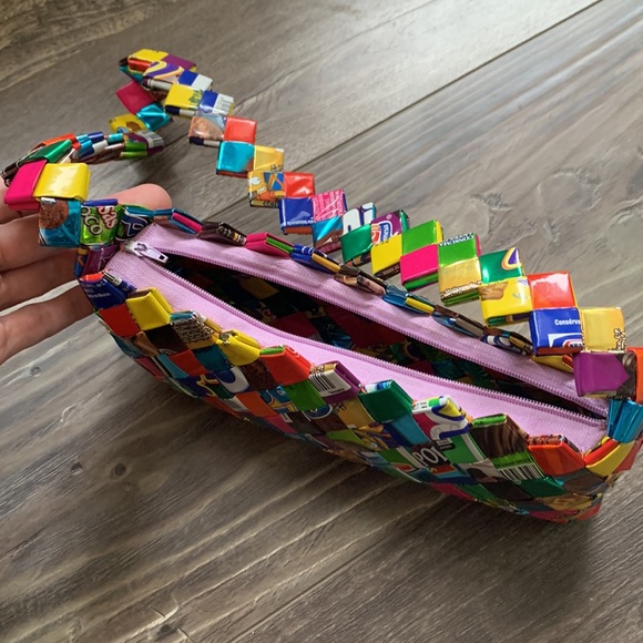 Handmade Wrapper Handbag - Picture 9 of 12